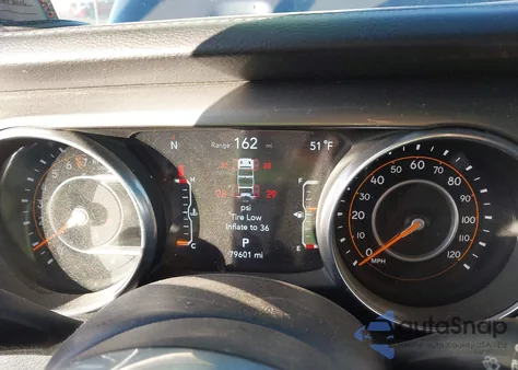 2018 Jeep Wrangler Unlimited Sahara 4X4 из США, поврежденный, VIN 1C4HJXEG2JW247016